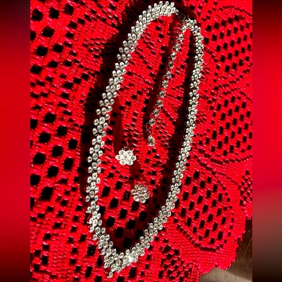 Vintage Avon Exclusive Glass Stones Necklace & Earrings Set - Picture 3 of 6